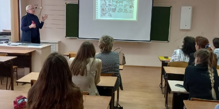15 февраля в рамках работы городского сетевого сообщества учителей иностранного языка прошел семинар - практикум по теме «Совершенствование навыков спонтанной речи на английском языке с целью достижения предметных результатов ФГОС». 15 февраля в рамках работы городского сетевого сообщества учителей иностранного языка прошел семинар – практикум по теме «Совершенствование навыков спонтанной речи на английском языке с целью достижения предметных результатов ФГОС».